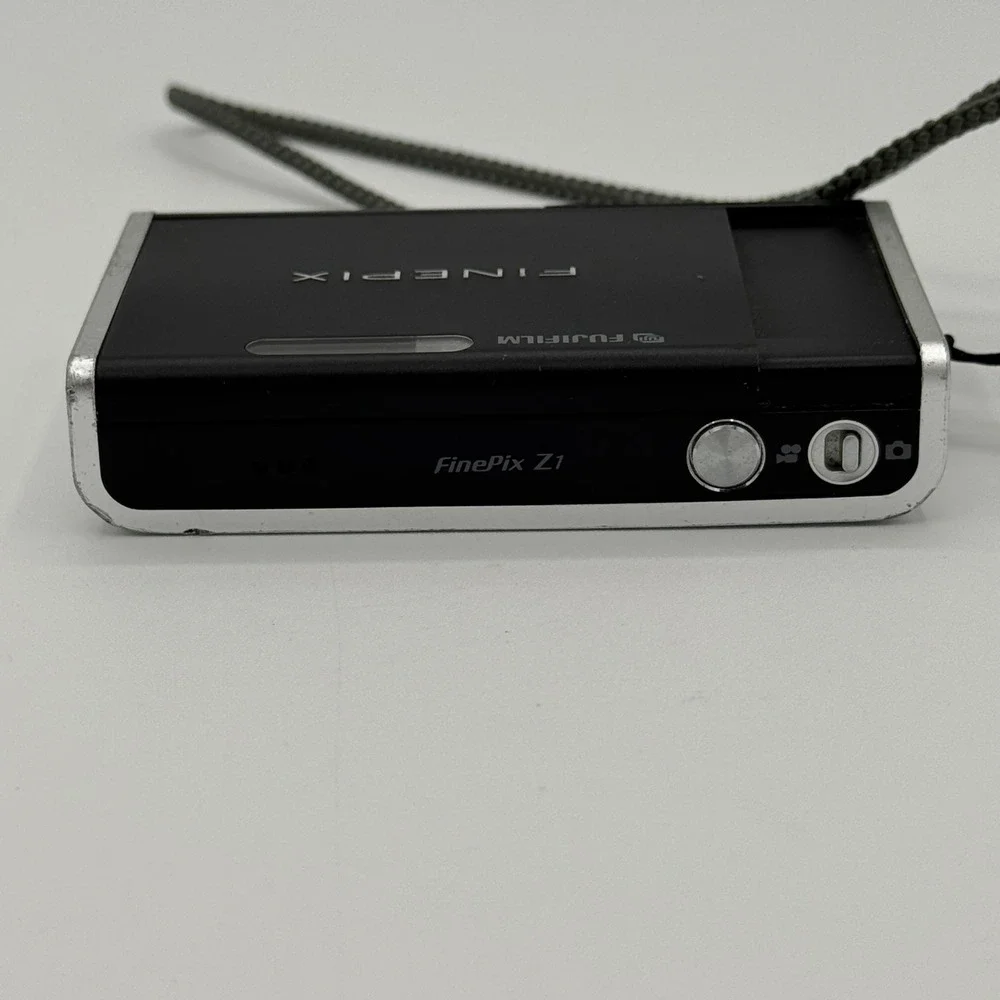 Fujifilm FinePix Z1‎ Digital Camera Black 5.1MP Super CCD 3x Optical Zoom Tested